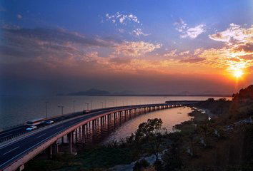 �h̫���zӰ��������ߵ�����̫���zӰՓ��